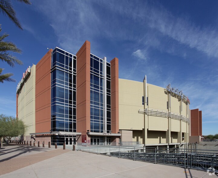 W Glendale Ave @ SEC Glendale Ave & Loop 101, Glendale, AZ for lease - Exterior Photo - Image 1 of 3