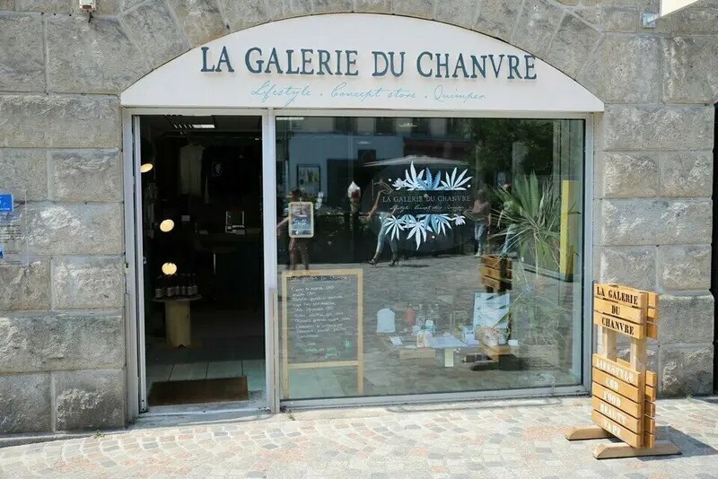 Retail in Quimper for lease Building Photo- Image 1 of 5