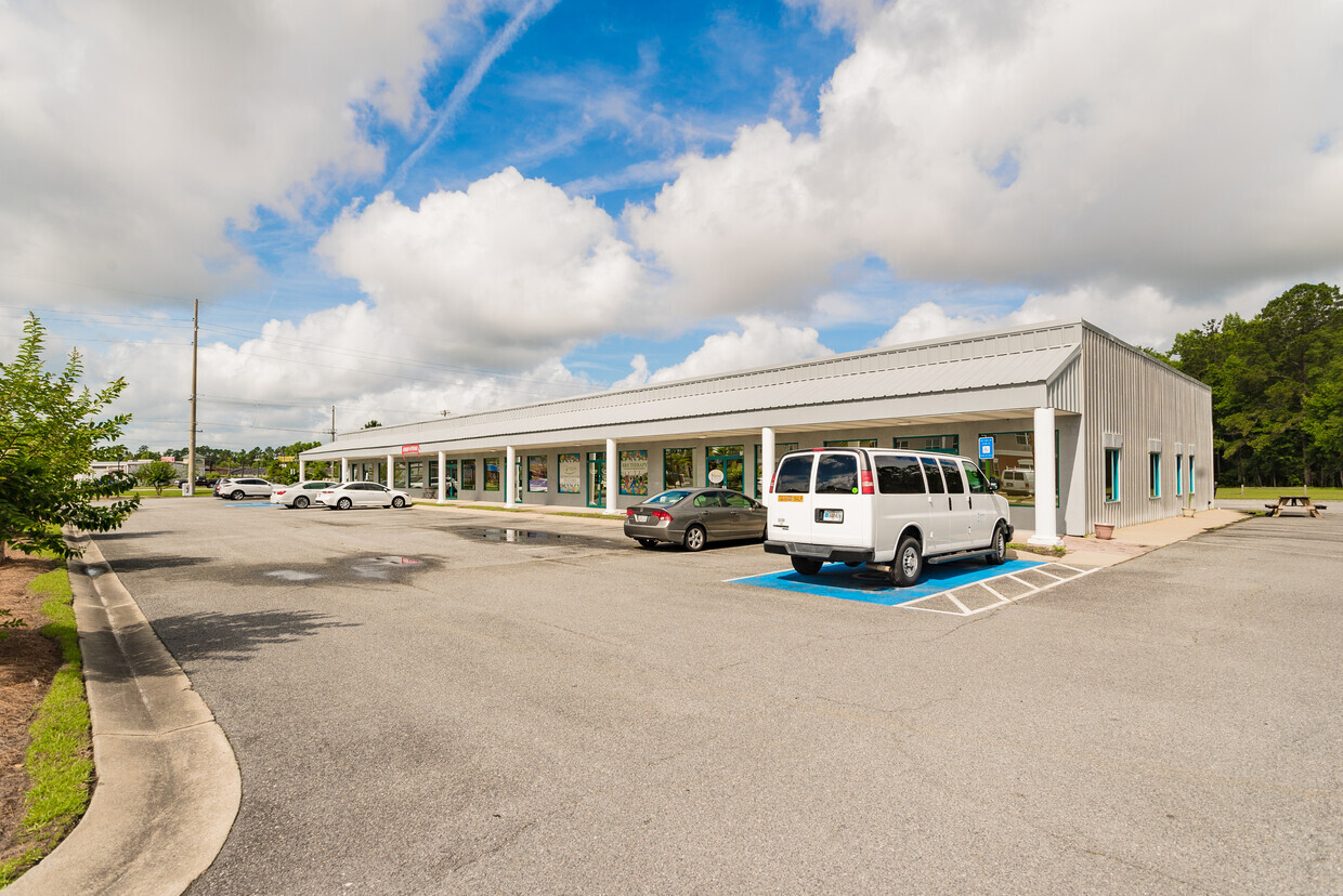 740 E General Stewart Way, Hinesville, GA for lease Building Photo- Image 1 of 19