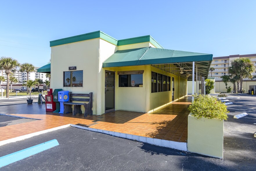 410 N Atlantic Ave, Cocoa Beach, FL for sale - Building Photo - Image 1 of 1