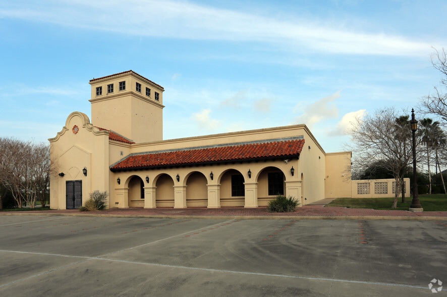 3306 Mckinzie Rd Corpus Christi Tx 78410 Retail For Sale Loopnet Com [ 588 x 886 Pixel ]