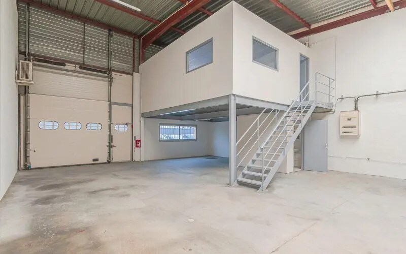 Flex in Lisses for lease - Building Photo - Image 3 of 5