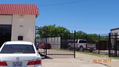 700 S Cherry Ln, Fort Worth, TX for sale Building Photo- Image 2 of 6