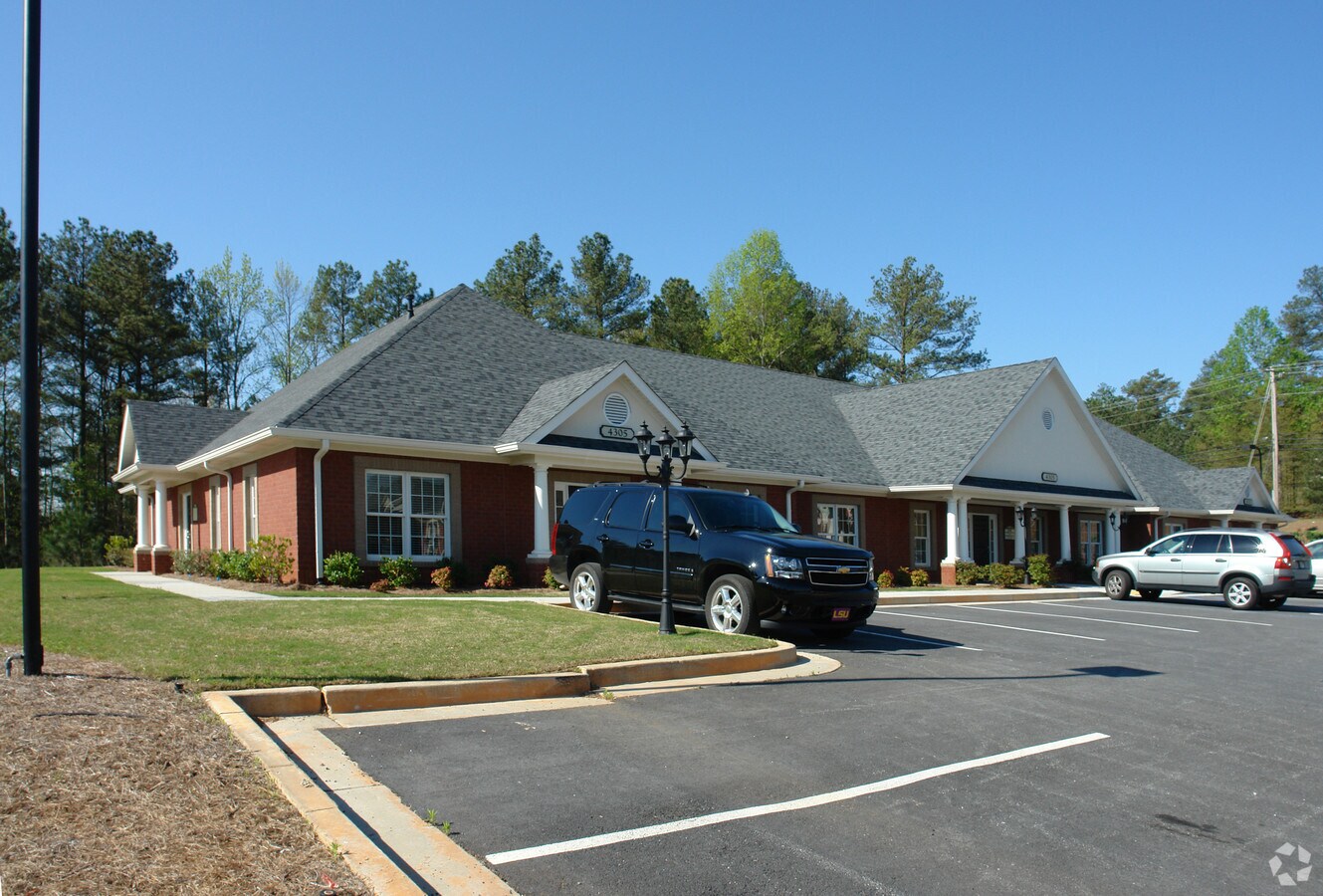 4305 S Lee St, Buford, GA 30518