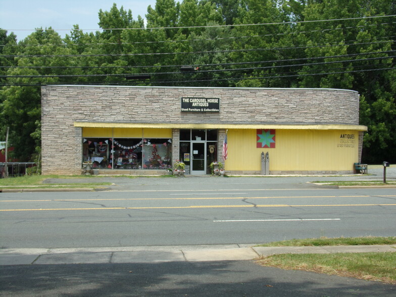 612 W Main St, Locust, NC for sale - Building Photo - Image 1 of 4