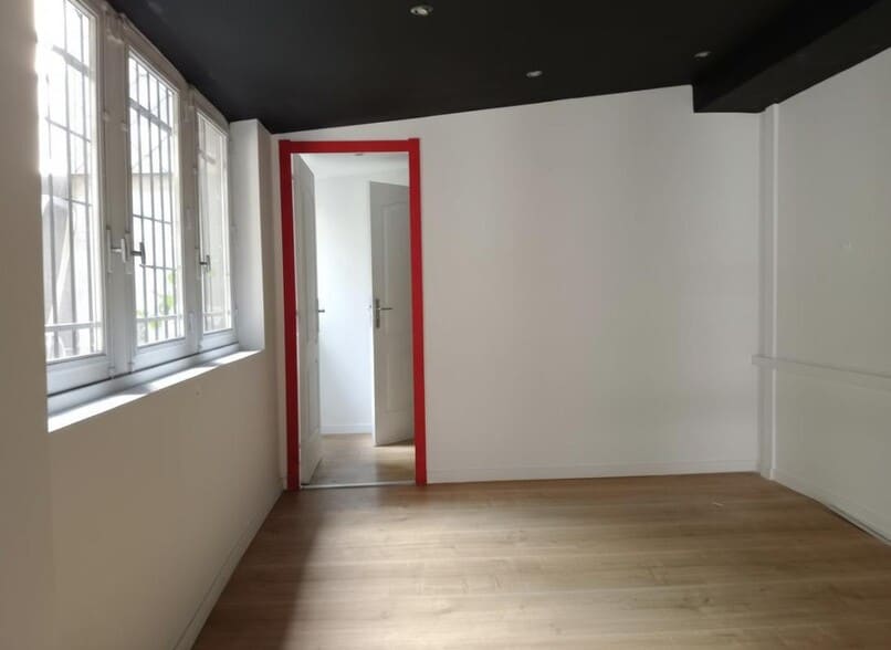 Retail in Pau for sale - Interior Photo - Image 3 of 6