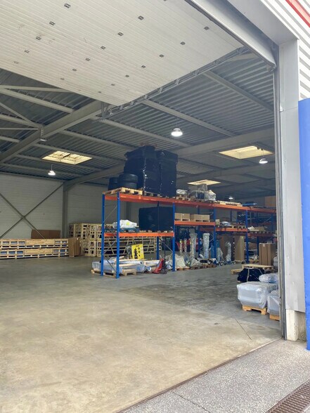 Rue De La Prevote, Houdan for lease - Building Photo - Image 3 of 8