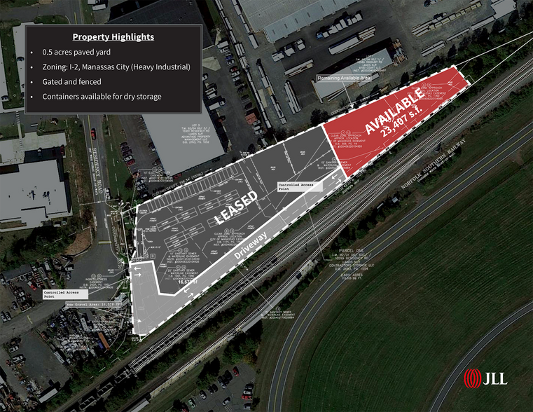 10599 Residency Rd, Manassas, VA 20110 Paved and Fenced Yard