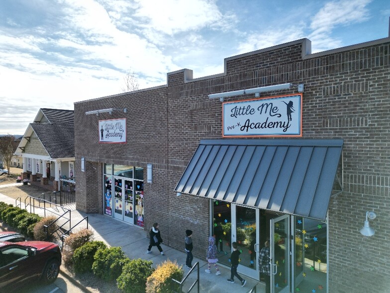 108 Wicker Park Ave, Greer, SC for lease - Building Photo - Image 2 of 3