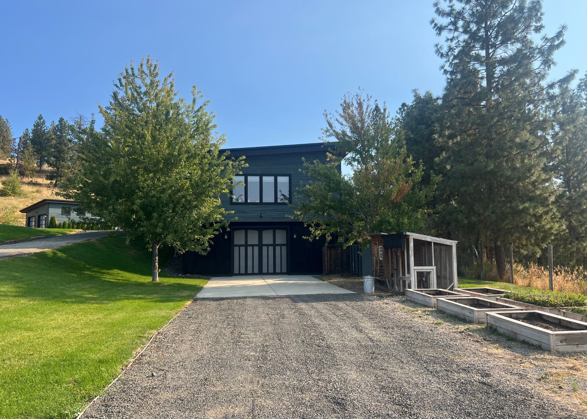 17323 N Lower Greenbluff Rd, Colbert, WA for sale Primary Photo- Image 1 of 4