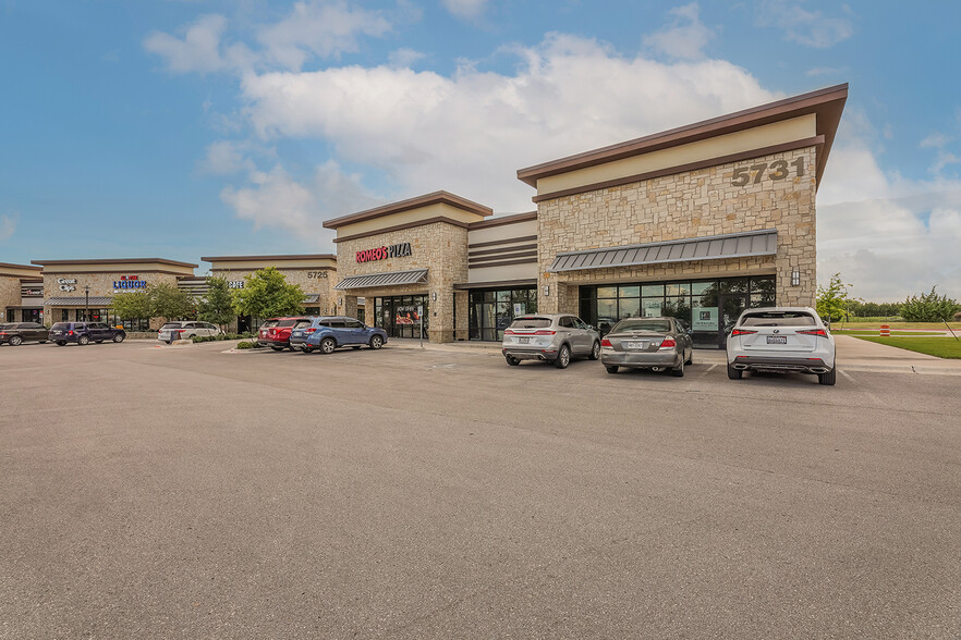 5721 Williams Dr, Georgetown, TX for lease - Building Photo - Image 3 of 15