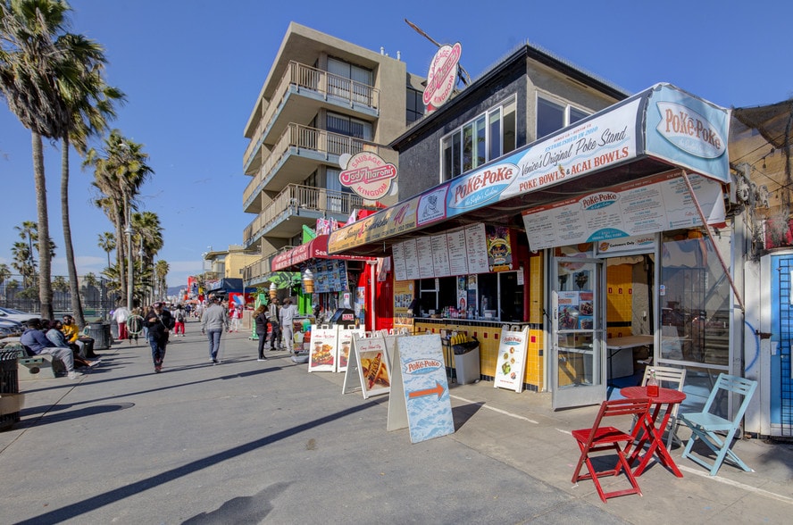 2011 Ocean Front Walk, Venice, CA for sale - Building Photo - Image 3 of 28