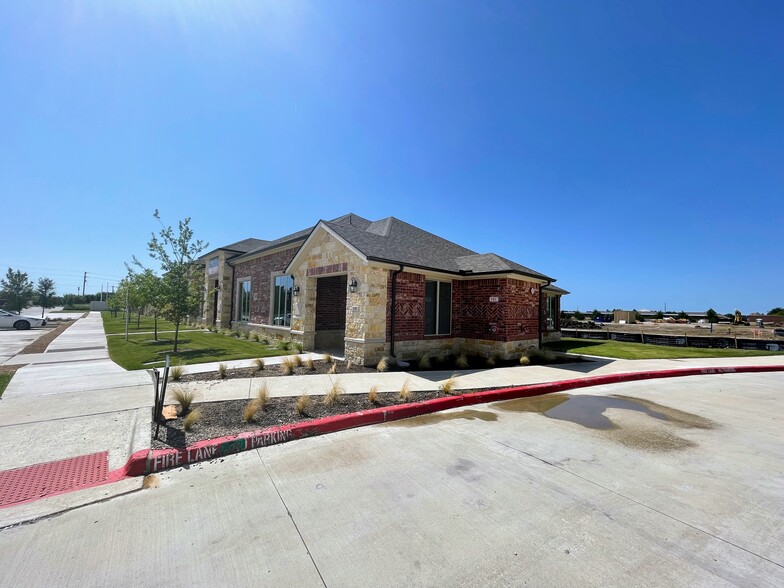 400 Stonebrook Pky, Frisco, TX for lease - Building Photo - Image 2 of 44