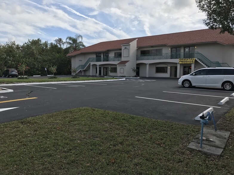 1326 SE Malabar Rd, Palm Bay, FL for lease - Building Photo - Image 1 of 4