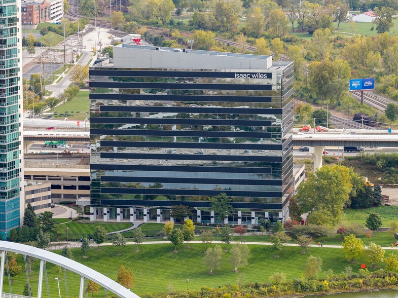 2 Miranova Pl, Columbus, OH for lease - Building Photo - Image 1 of 4