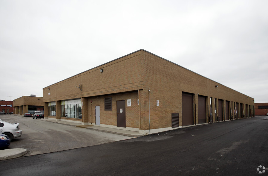 129 Rowntree Dairy Rd, Vaughan, ON for sale - Building Photo - Image 3 of 4