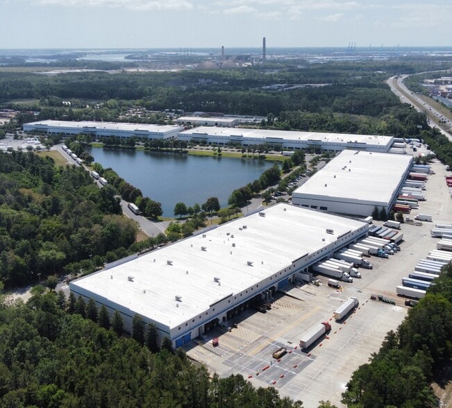 2550 Cabot Commerce Dr, Jacksonville, FL for lease - Building Photo - Image 1 of 4