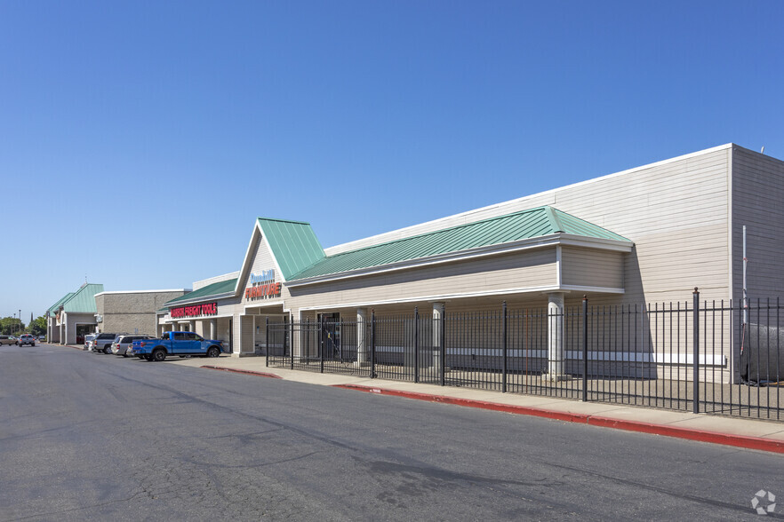 901 N Carpenter Rd, Modesto, CA for lease - Building Photo - Image 2 of 16