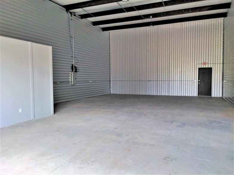 271 N Star Ave, Panama City, FL for lease - Interior Photo - Image 2 of 2