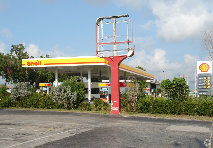 19 Gas Station Portfolio For Sale portfolio of 19 properties for sale on LoopNet.com - Primary Photo - Image 2 of 13