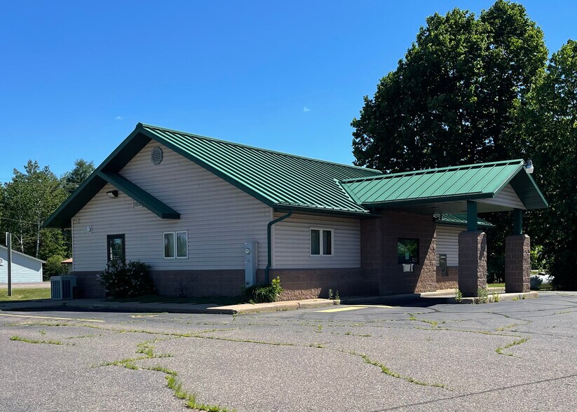 625 Ellingson Ave, Hawkins, WI 54530