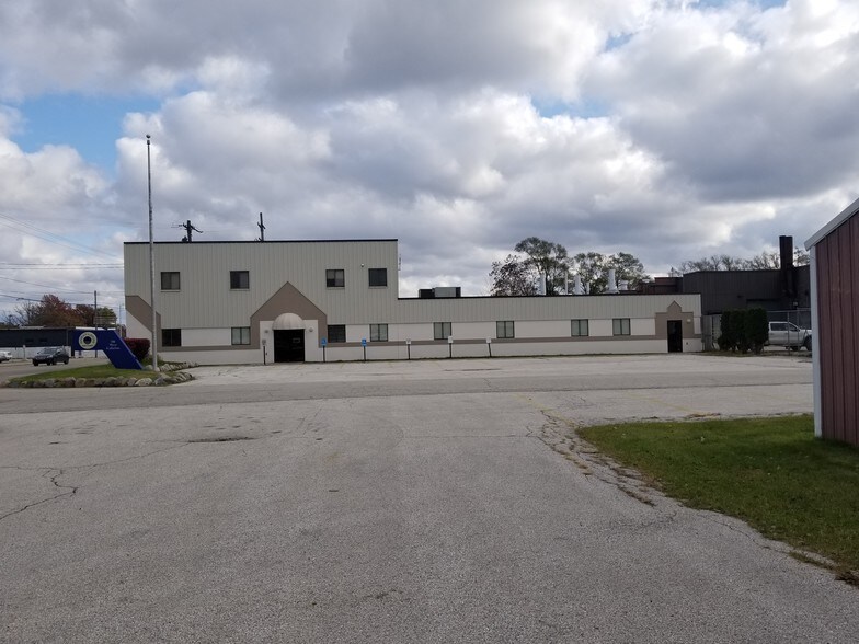 721 W Laketon Ave, Muskegon, MI for lease - Building Photo - Image 2 of 6