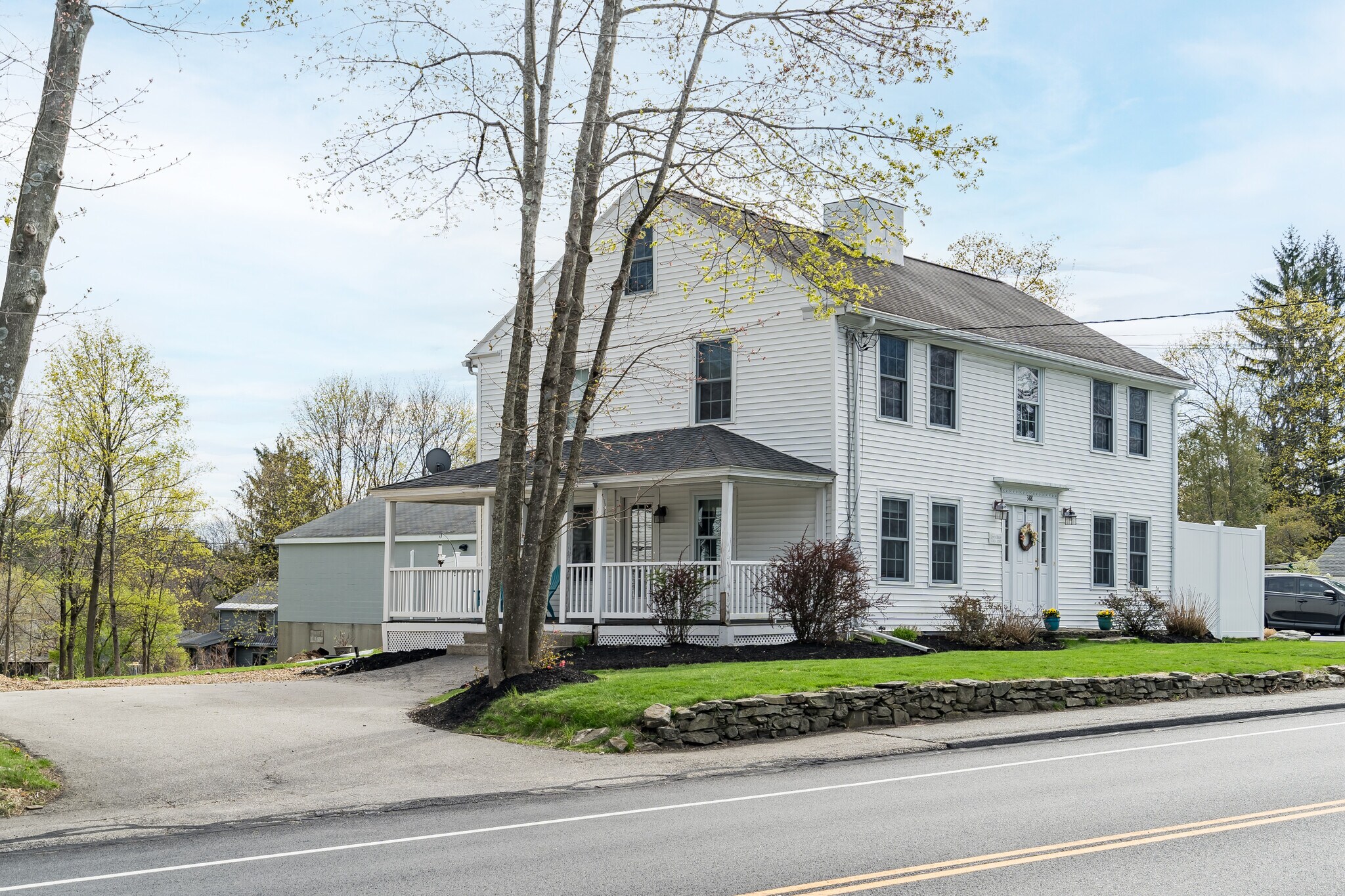 386390 Great Rd, Stow, MA 01775 Stow, MA Convenient Store with Real