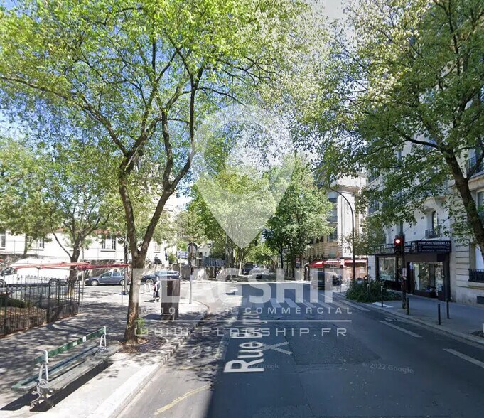 Retail in Paris for lease - Building Photo - Image 2 of 2