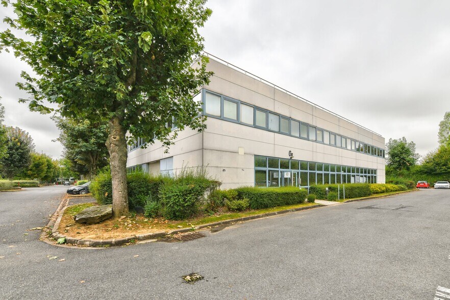 Flex in Roissy-en-France for lease - Building Photo - Image 2 of 2