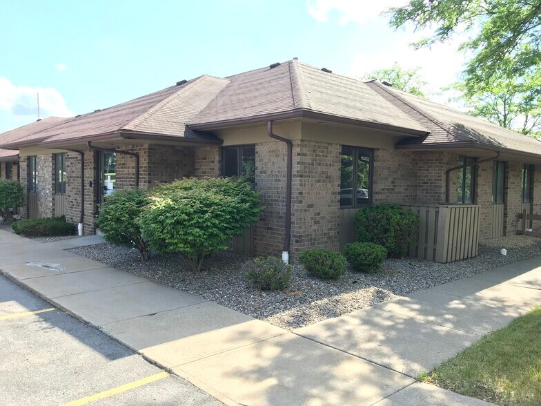 890 Westfall Rd, Rochester, NY 14618