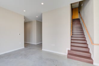 1600 Dungan Ln, Austin, TX for lease Interior Photo- Image 2 of 19