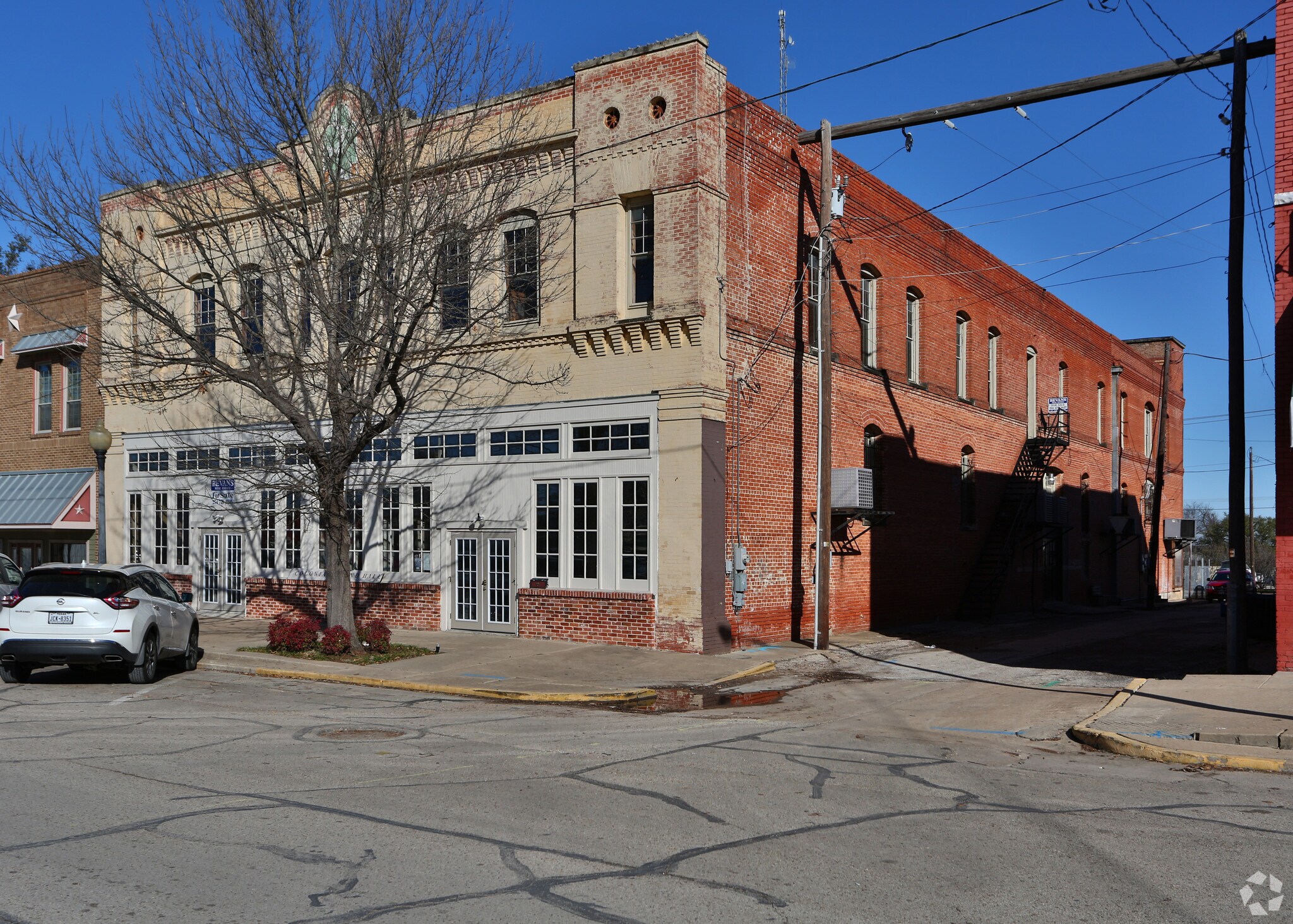 65 W Franklin St, Hillsboro, TX for sale Primary Photo- Image 1 of 1