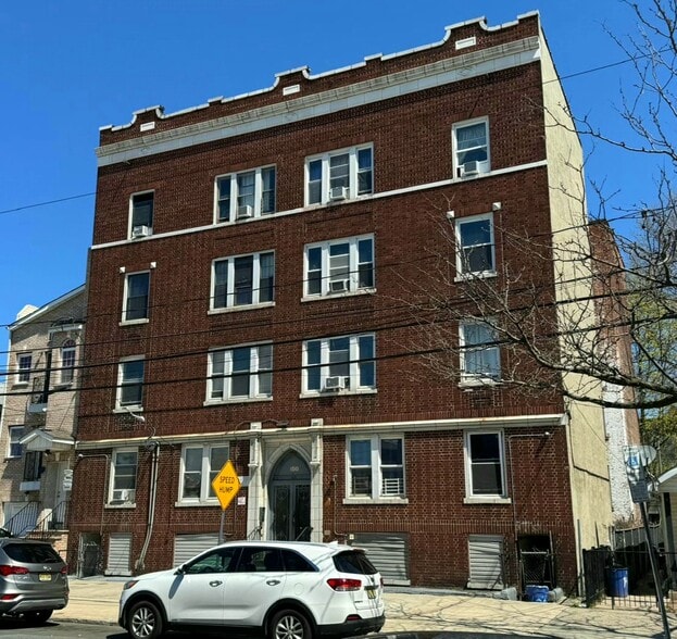 78Units JC portfolio of 4 properties for sale on LoopNet.com - Building Photo - Image 3 of 8