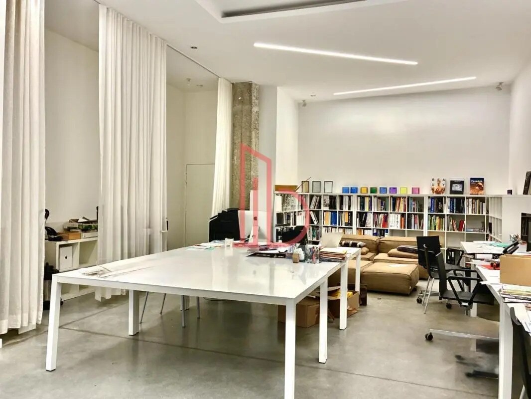 Office in Bordeaux for lease Interior Photo- Image 1 of 6