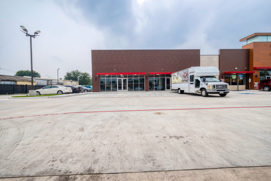 7759 N Wayside Dr, Houston, TX for lease - Building Photo - Image 1 of 32