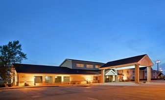 Rodeway Inn & Suites Hesston - Motel