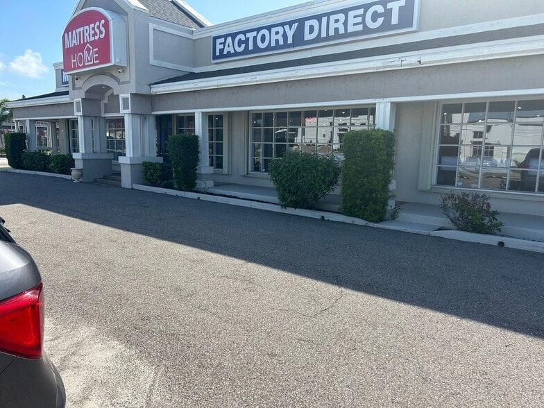 4625 S Tamiami Trl, Sarasota, FL for lease - Building Photo - Image 2 of 8