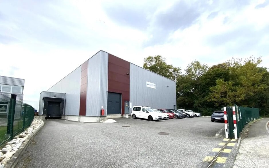 Flex in Quint-Fonsegrives for lease - Building Photo - Image 1 of 12