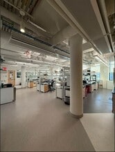 30-02 48th Ave, Long Island City, NY for lease Interior Photo- Image 1 of 7