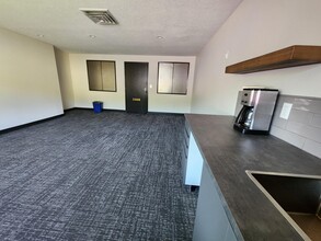 1509 SW Sunset Blvd, Portland, OR for lease Interior Photo- Image 2 of 2