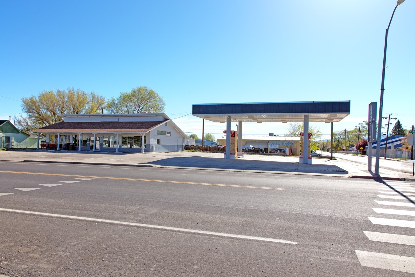 202 N Main Ave, Yerington, NV 89447 Gas Station/Convenient Store