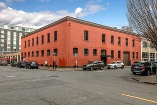 825 NW Davis St, Portland OR - Warehouse