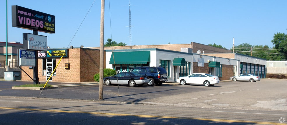 4501 Cleveland Ave, Canton, OH for lease - Primary Photo - Image 1 of 1