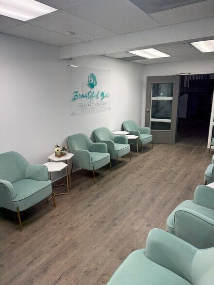 1445 N Union Blvd, Colorado Springs, CO for sale - Interior Photo - Image 3 of 22