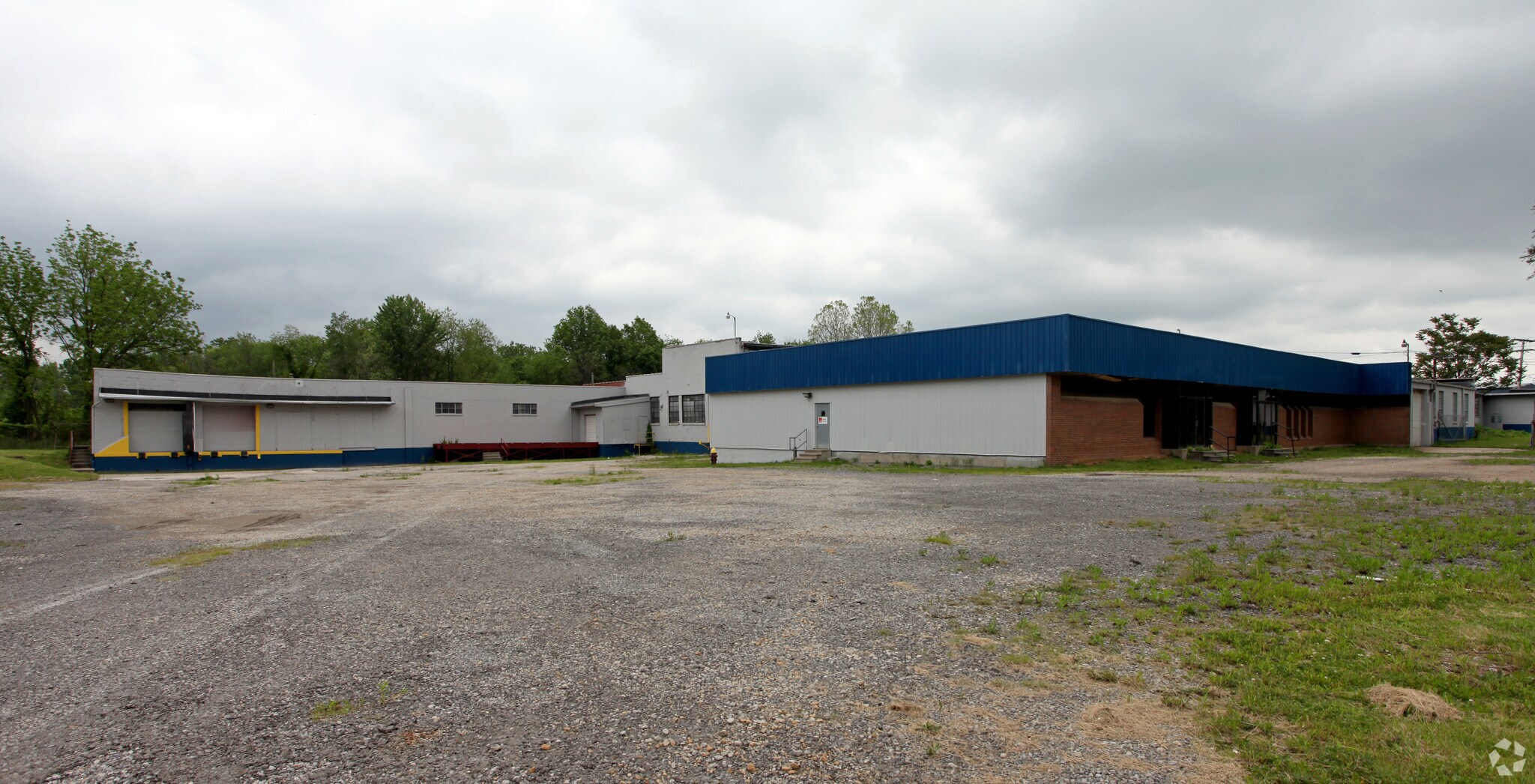 1101 Woodlawn Ave, Cambridge, OH for lease Primary Photo- Image 1 of 17