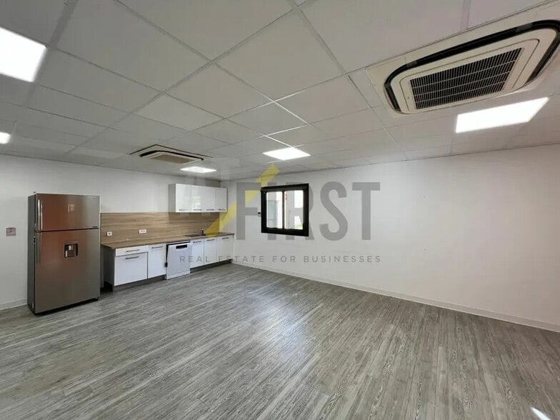 Office in SOPHIA ANTIPOLIS for lease - Interior Photo - Image 3 of 11