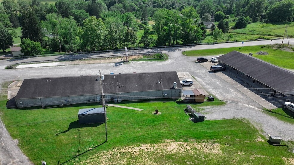 9-Unit Commercial Rental Investment portfolio of 2 properties for sale on LoopNet.com - Building Photo - Image 3 of 28