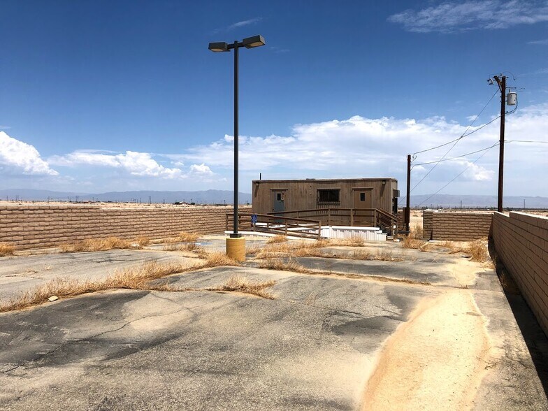 1972 Thomas R Cannell Rd, Thermal, CA for sale - Building Photo - Image 3 of 12