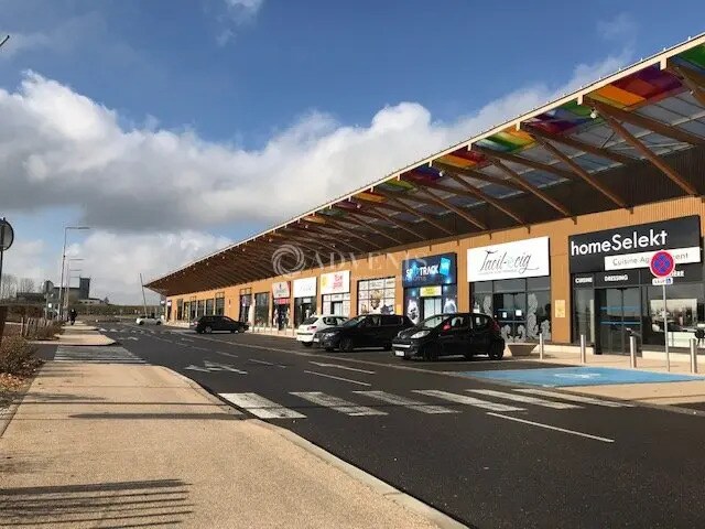 Retail in Saint-Nicolas-de-Port for lease - Building Photo - Image 2 of 8