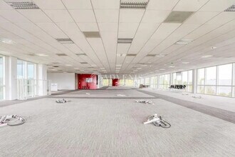 Office in Roissy-en-France for lease Interior Photo- Image 1 of 4